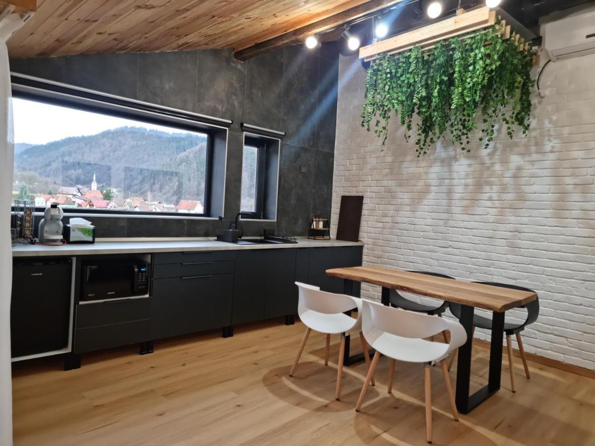 בראשוב Casa Chiper - Attic Apartment With View מראה חיצוני תמונה