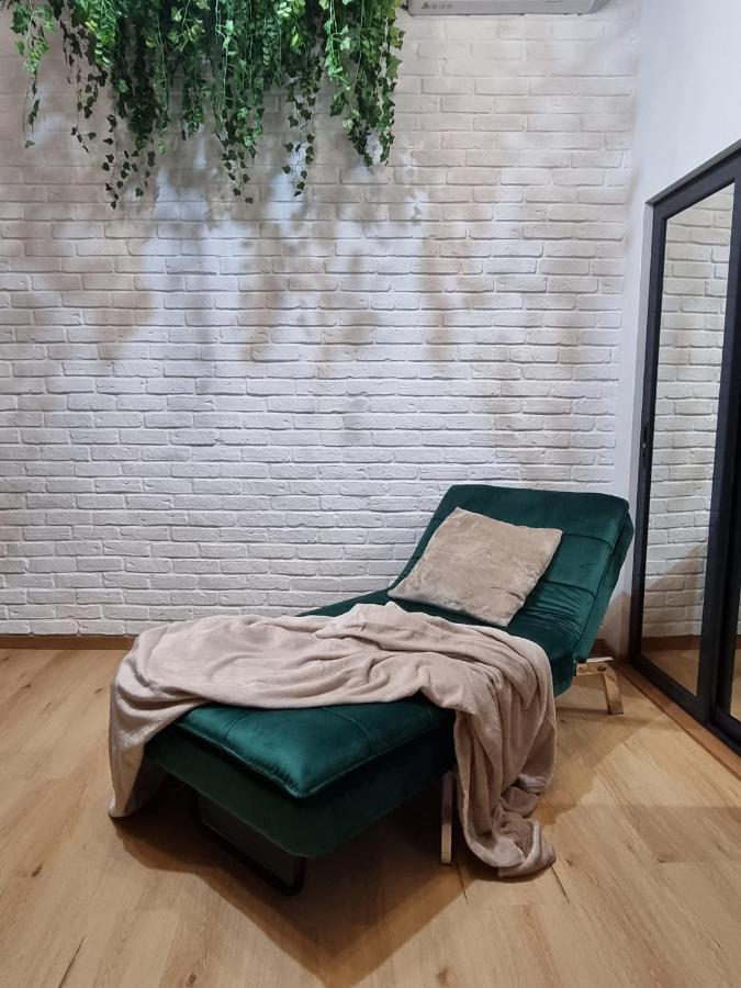 בראשוב Casa Chiper - Attic Apartment With View מראה חיצוני תמונה